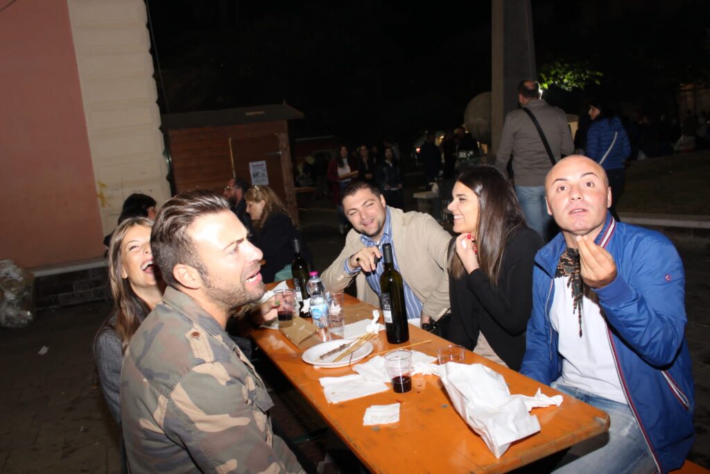 AVELLA. Le foto di un sabato di festa girando per la sagra della Castagna e della nocciola