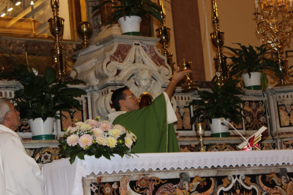 MUGNANO. Le foto più belle della ricollocazione di Santa Filomena nella sua Cappella