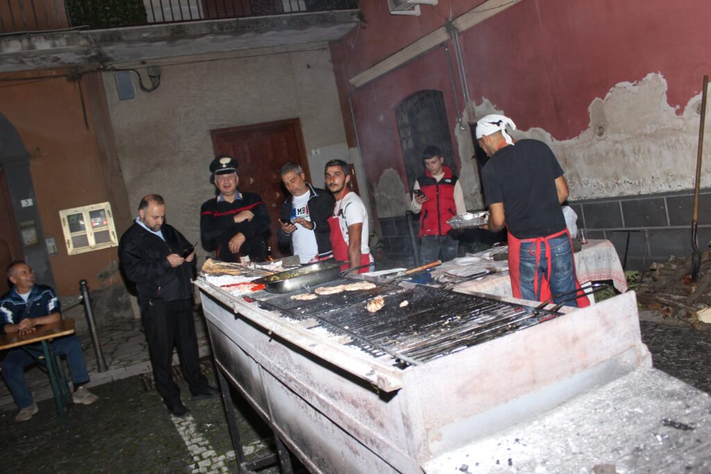 AVELLA. Le foto di un sabato di festa girando per la sagra della Castagna e della nocciola