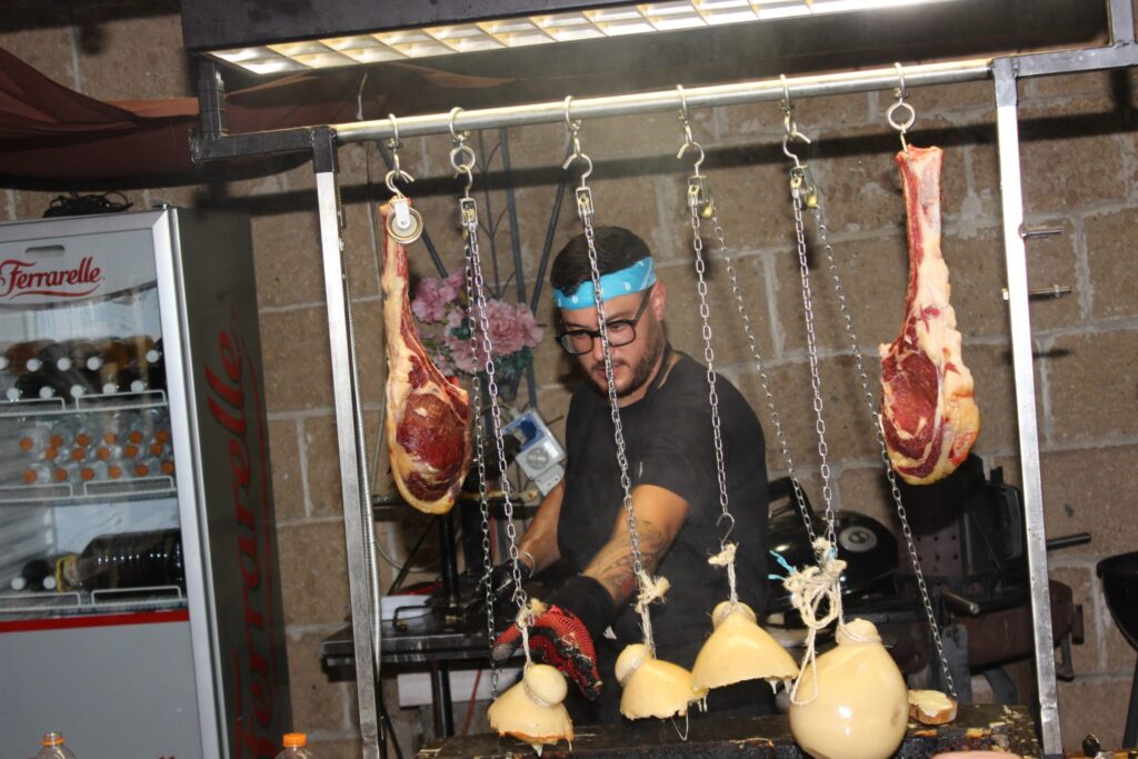 AVELLA. Le foto di un sabato di festa girando per la sagra della Castagna e della nocciola