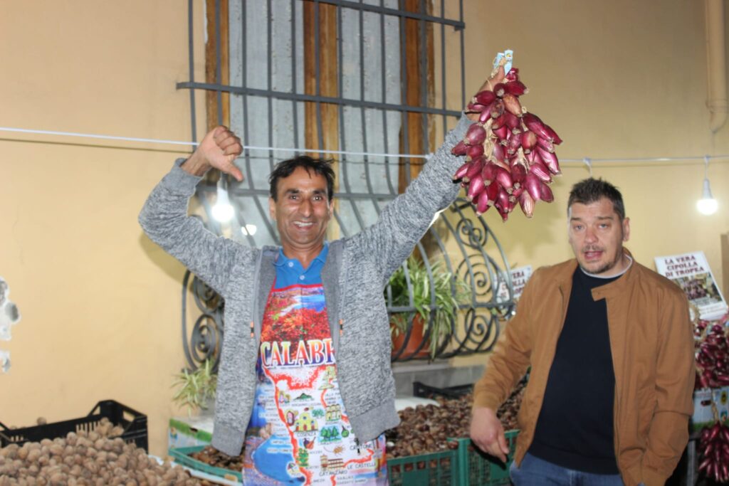 AVELLA. Le foto di un sabato di festa girando per la sagra della Castagna e della nocciola