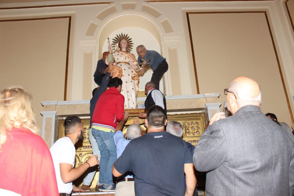 MUGNANO. Le foto più belle della ricollocazione di Santa Filomena nella sua Cappella