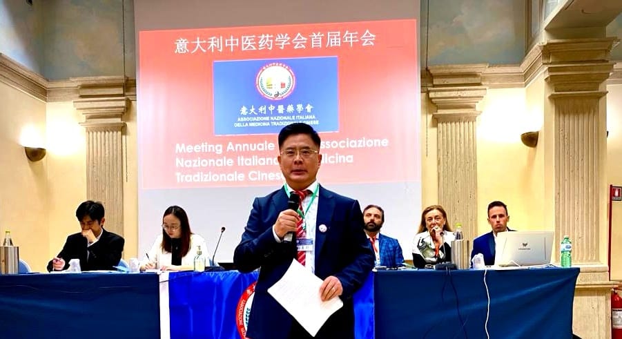 ROMA. Medicina tradizionale cinese, tanti agopuntori di fama internazionale in convegno. Tra i partecipanti anche il dott. Filomeno Caruso ROMA. Medicina tradizionale cinese, tanti agopuntori di fama internazionale in convegno. Tra i partecipanti anche il dott. Filomeno Caruso