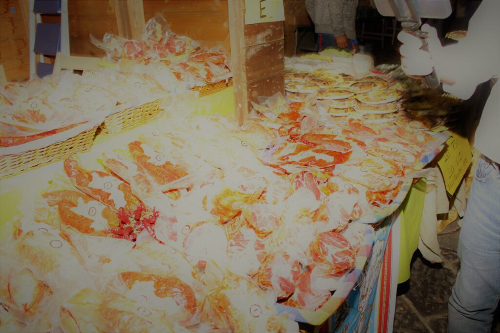 AVELLA. Le foto di un sabato di festa girando per la sagra della Castagna e della nocciola