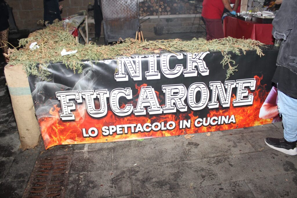 AVELLA. Le foto di un sabato di festa girando per la sagra della Castagna e della nocciola