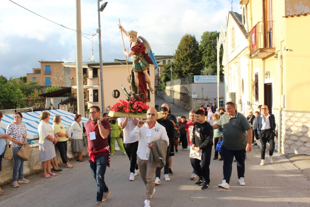 Mugnano   Processione di San Michele Arcangelo. Foto album