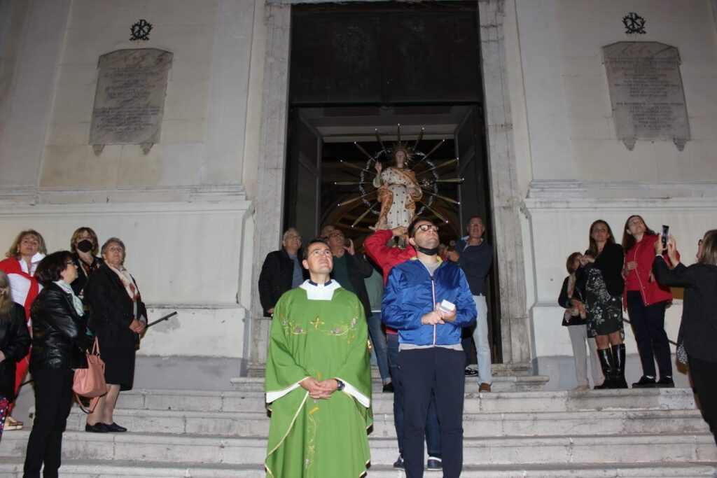 MUGNANO. Le foto più belle della ricollocazione di Santa Filomena nella sua Cappella