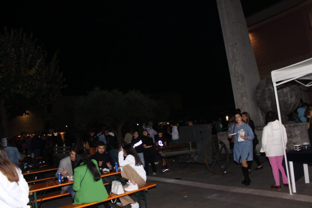 AVELLA. Le foto di un sabato di festa girando per la sagra della Castagna e della nocciola