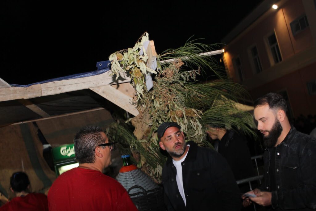 AVELLA. Le foto di un sabato di festa girando per la sagra della Castagna e della nocciola