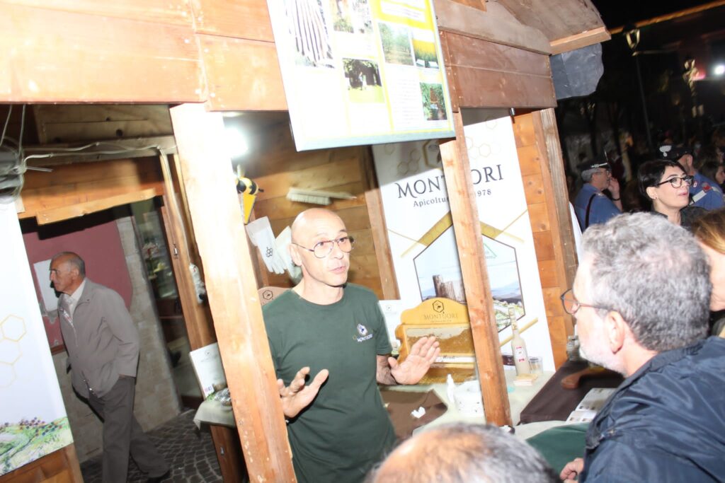 AVELLA. Le foto di un sabato di festa girando per la sagra della Castagna e della nocciola