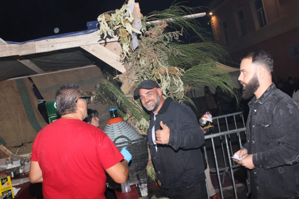 AVELLA. Le foto di un sabato di festa girando per la sagra della Castagna e della nocciola