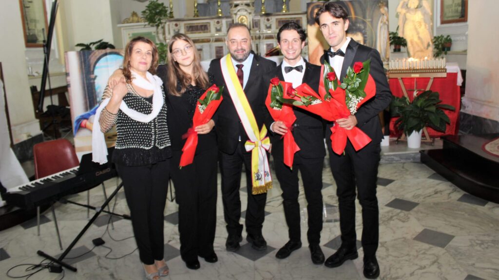 AVELLA. Dolci note per Carlo, le foto della serata