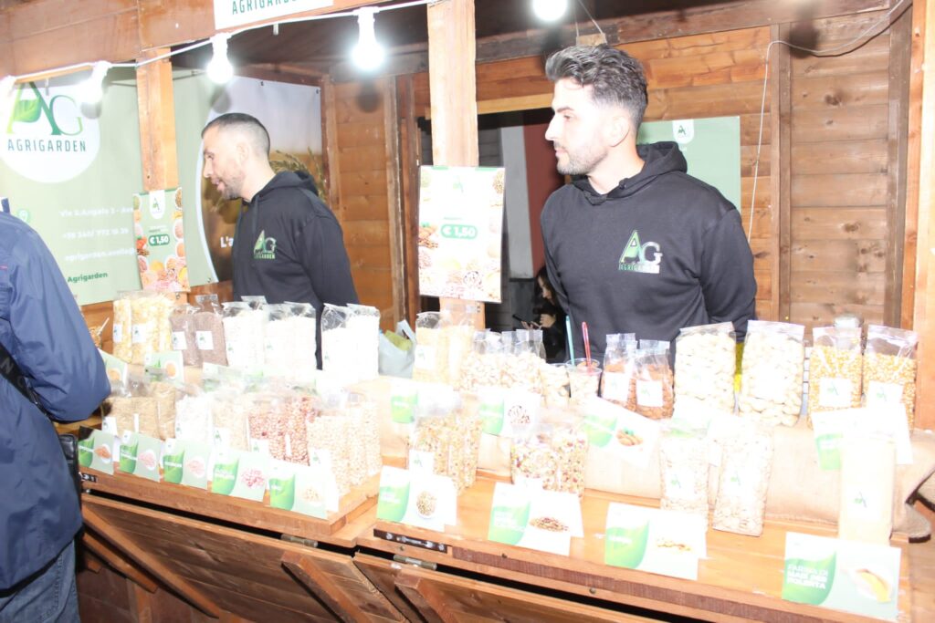 AVELLA. Le foto di un sabato di festa girando per la sagra della Castagna e della nocciola