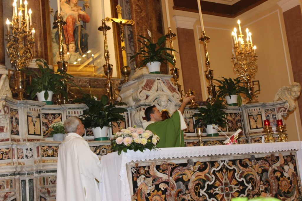 MUGNANO. Le foto più belle della ricollocazione di Santa Filomena nella sua Cappella