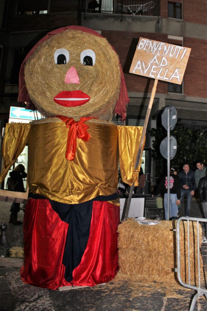AVELLA. Le foto di un sabato di festa girando per la sagra della Castagna e della nocciola