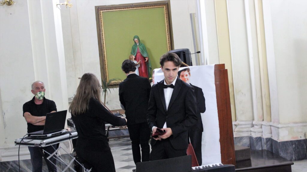 AVELLA. Dolci note per Carlo, le foto della serata