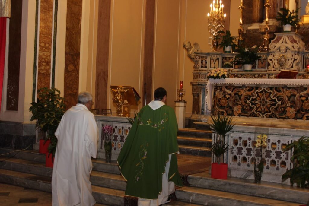 MUGNANO. Le foto più belle della ricollocazione di Santa Filomena nella sua Cappella