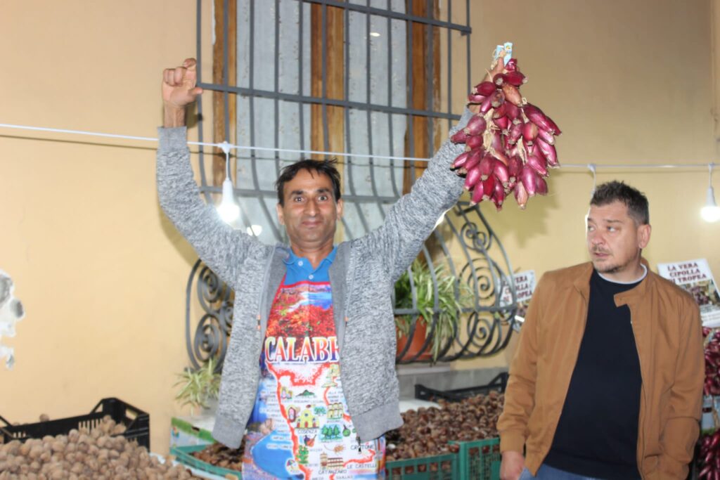 AVELLA. Le foto di un sabato di festa girando per la sagra della Castagna e della nocciola