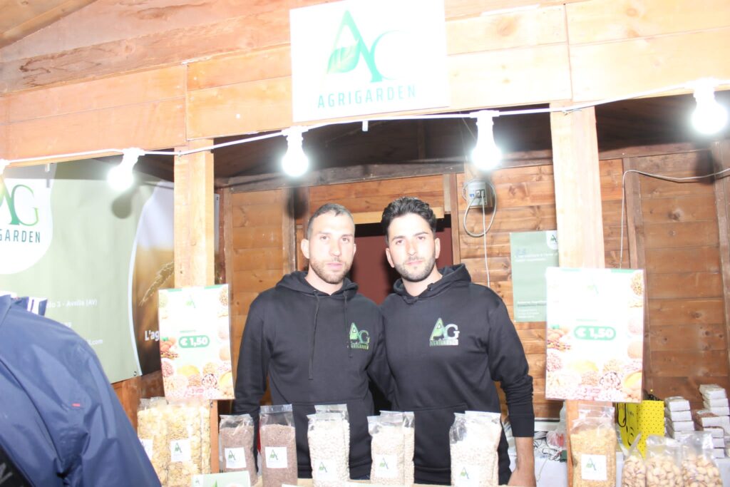 AVELLA. Le foto di un sabato di festa girando per la sagra della Castagna e della nocciola