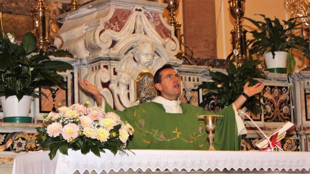 MUGNANO. Le foto più belle della ricollocazione di Santa Filomena nella sua Cappella