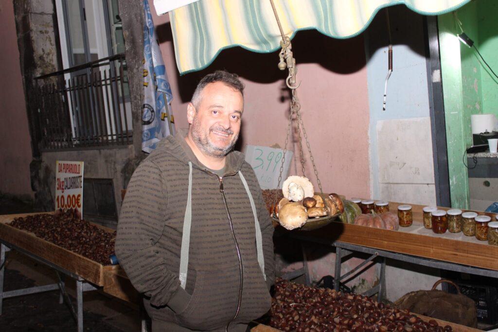 AVELLA. Le foto di un sabato di festa girando per la sagra della Castagna e della nocciola
