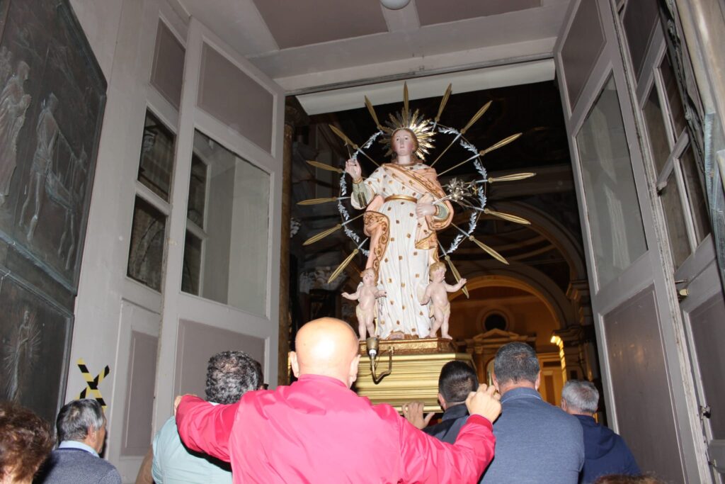 MUGNANO. Le foto più belle della ricollocazione di Santa Filomena nella sua Cappella