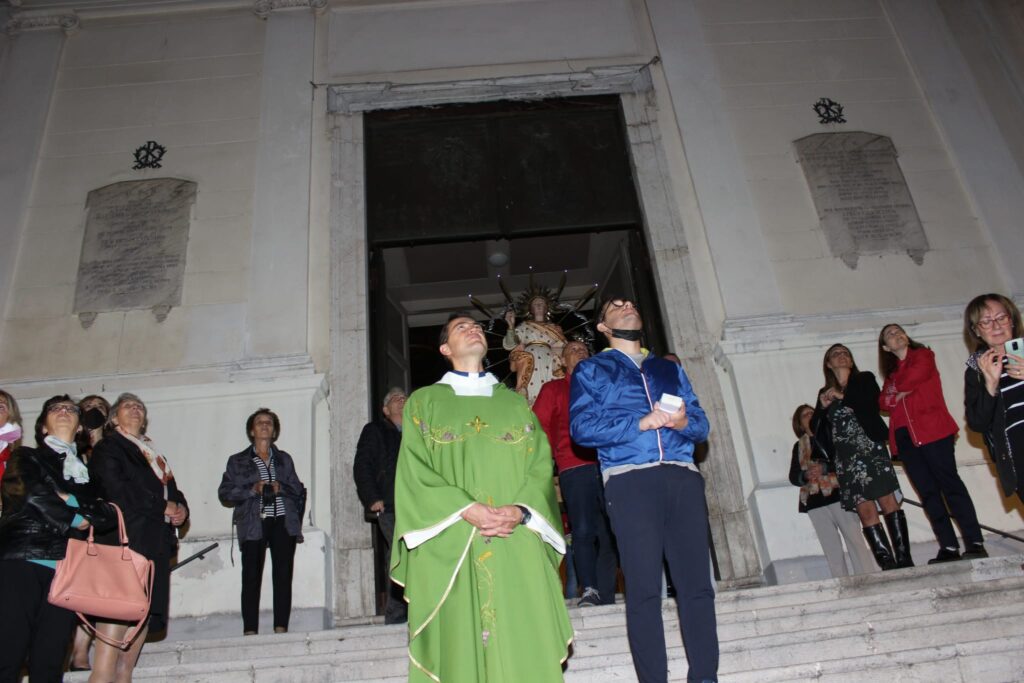 MUGNANO. Le foto più belle della ricollocazione di Santa Filomena nella sua Cappella