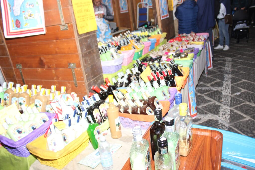 AVELLA. Le foto di un sabato di festa girando per la sagra della Castagna e della nocciola