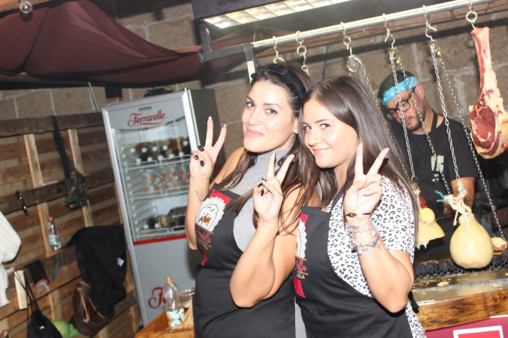 AVELLA. Le foto di un sabato di festa girando per la sagra della Castagna e della nocciola