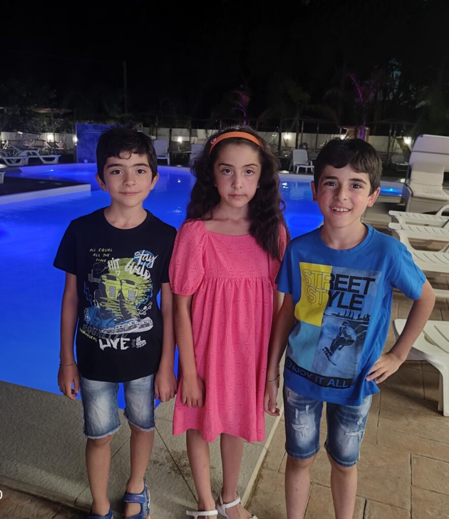 100 DI QUESTI GIORNI. Avella Compiono 9 anni Natale, Gioia e Samuele. 100 DI QUESTI GIORNI. Avella Compiono 9 anni Natale, Gioia e Samuele.