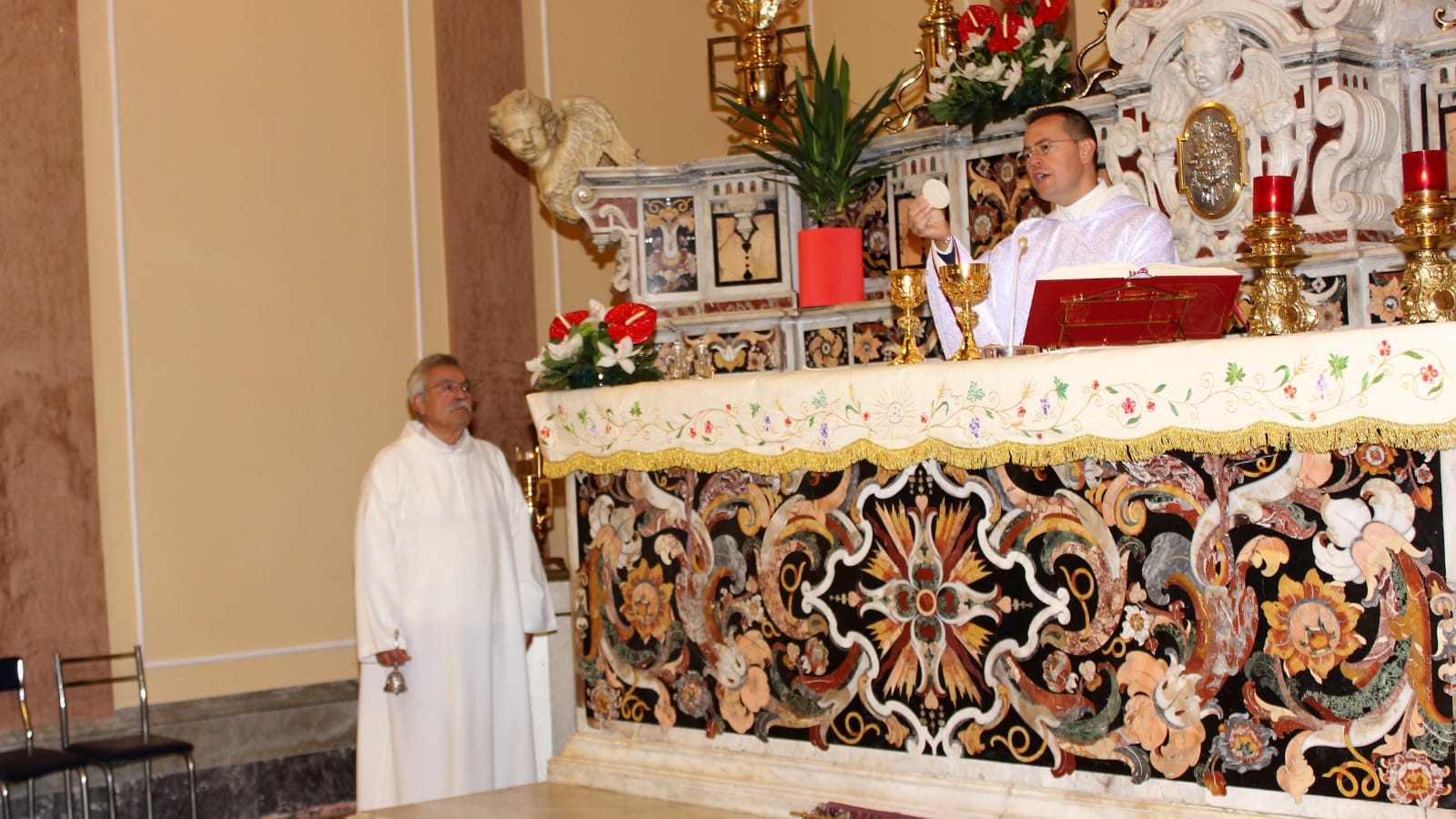 Mugnano XVII anniversario di sacerdozio per don Giuseppe Autorino. Le foto Mugnano XVII anniversario di sacerdozio per don Giuseppe Autorino. Le foto