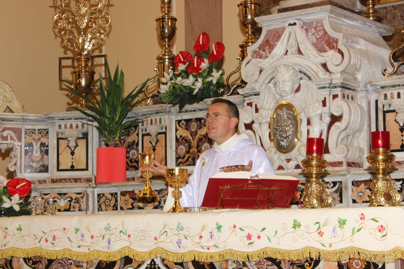 Mugnano XVII anniversario di sacerdozio per don Giuseppe Autorino. Le foto Mugnano XVII anniversario di sacerdozio per don Giuseppe Autorino. Le foto