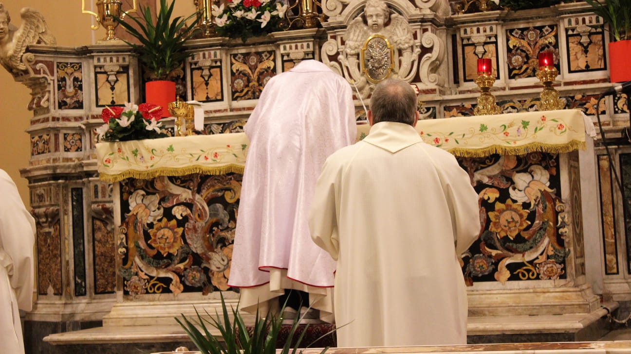 Mugnano XVII anniversario di sacerdozio per don Giuseppe Autorino. Le foto Mugnano XVII anniversario di sacerdozio per don Giuseppe Autorino. Le foto