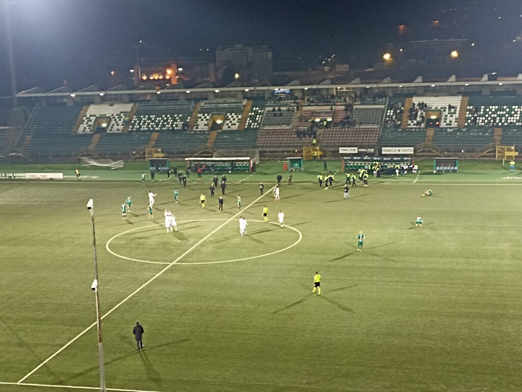 Calcio Serie C, 13a Giornata. Avellino sorpreso dal Giugliano, un gol di Gladestony lo condanna