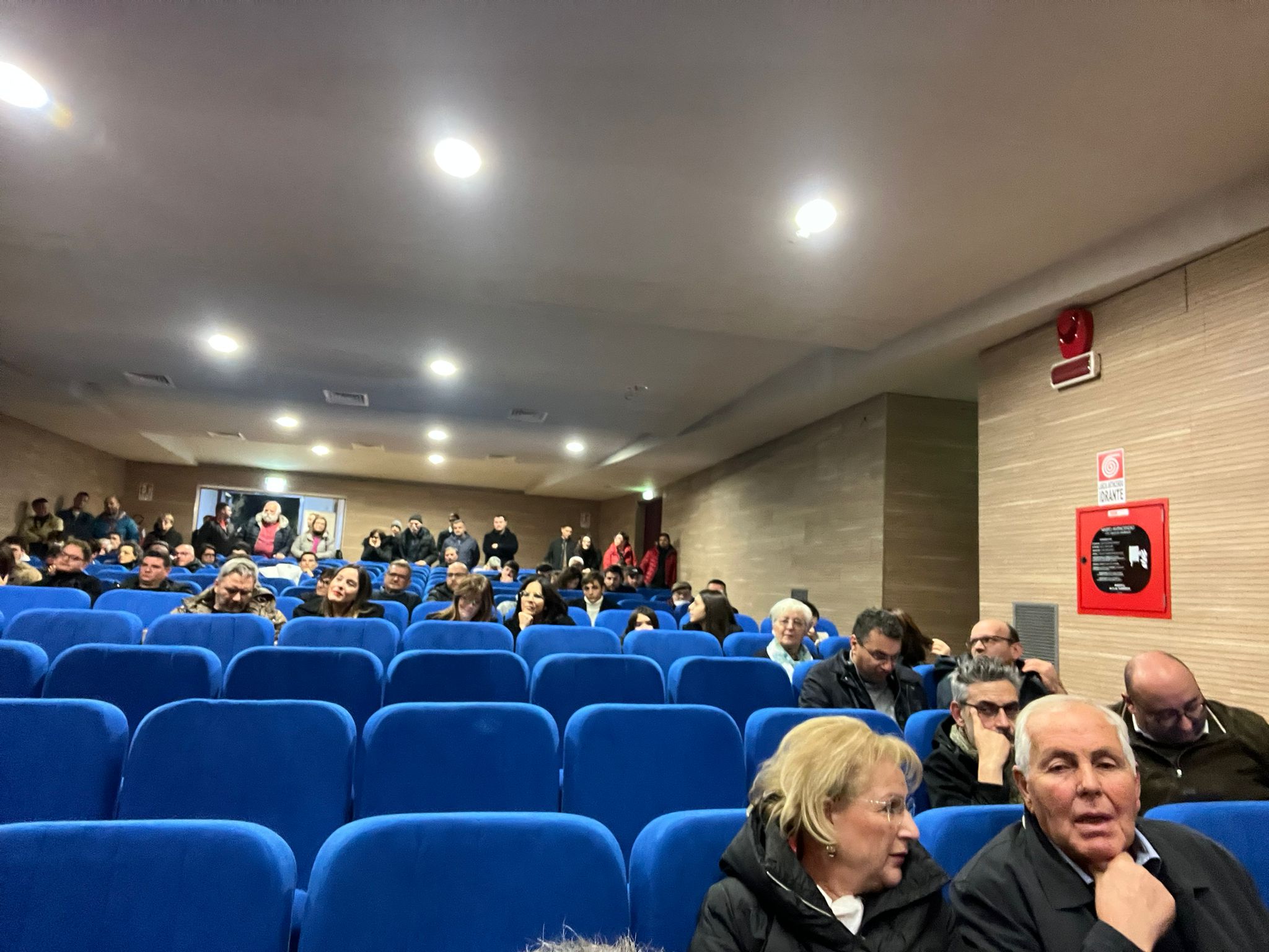 BAIANO. Maio anno zero, al teatro Colosseo sindaci e rappresentanti di alcun comuni irpini hanno raccontato la loro festa BAIANO. Maio anno zero, al teatro Colosseo sindaci e rappresentanti di alcun comuni irpini hanno raccontato la loro festa