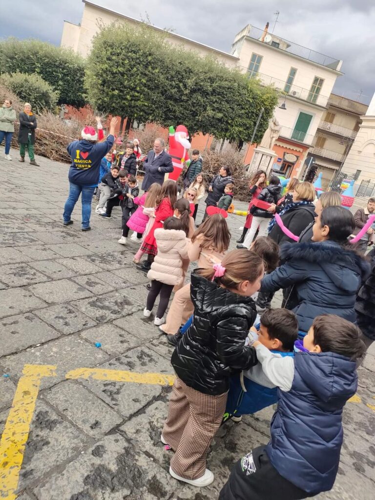 Mugnano del Cardinale   Stamattina per lImmacolata tutti i bambini in piazza