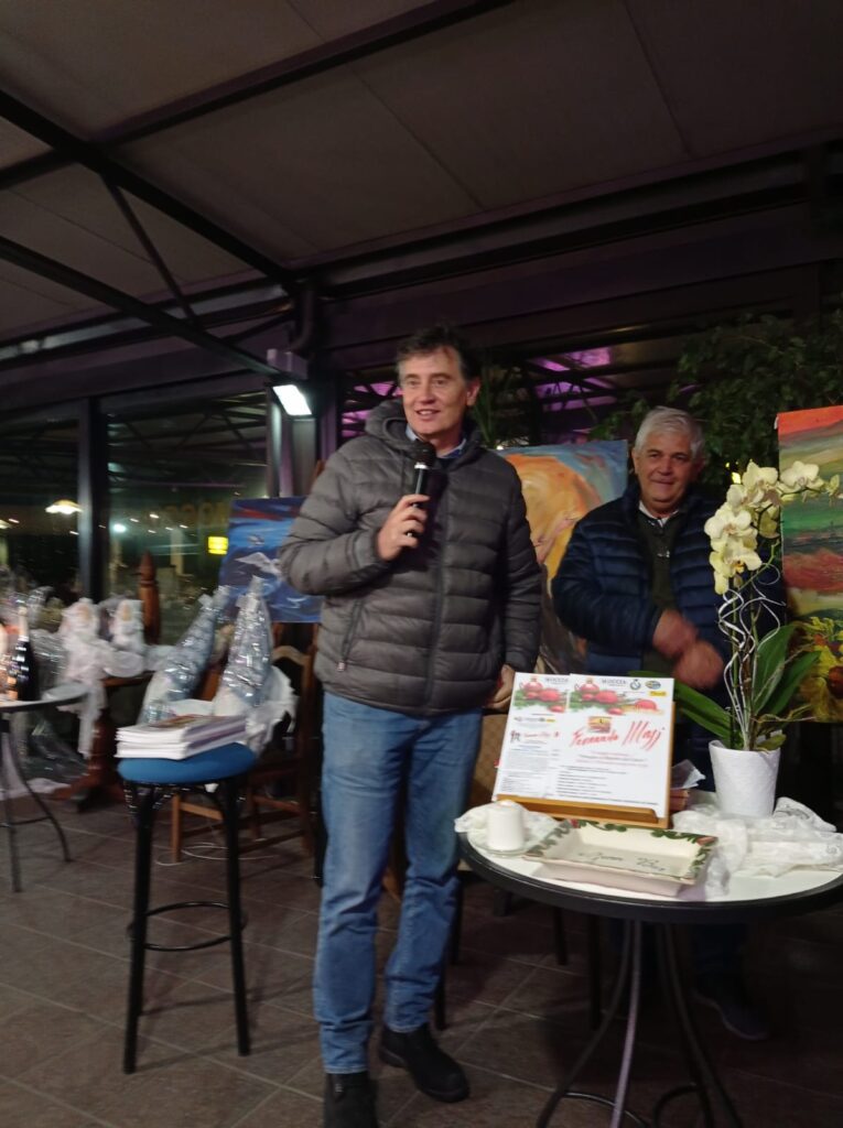 Al Centro Servizi Moccia di Pratola Serra, inaugurata la mostra “ Omaggio al Maestro del colore Fernando Masi” e presentazione del nuovo calendario illustrato di Alessia.