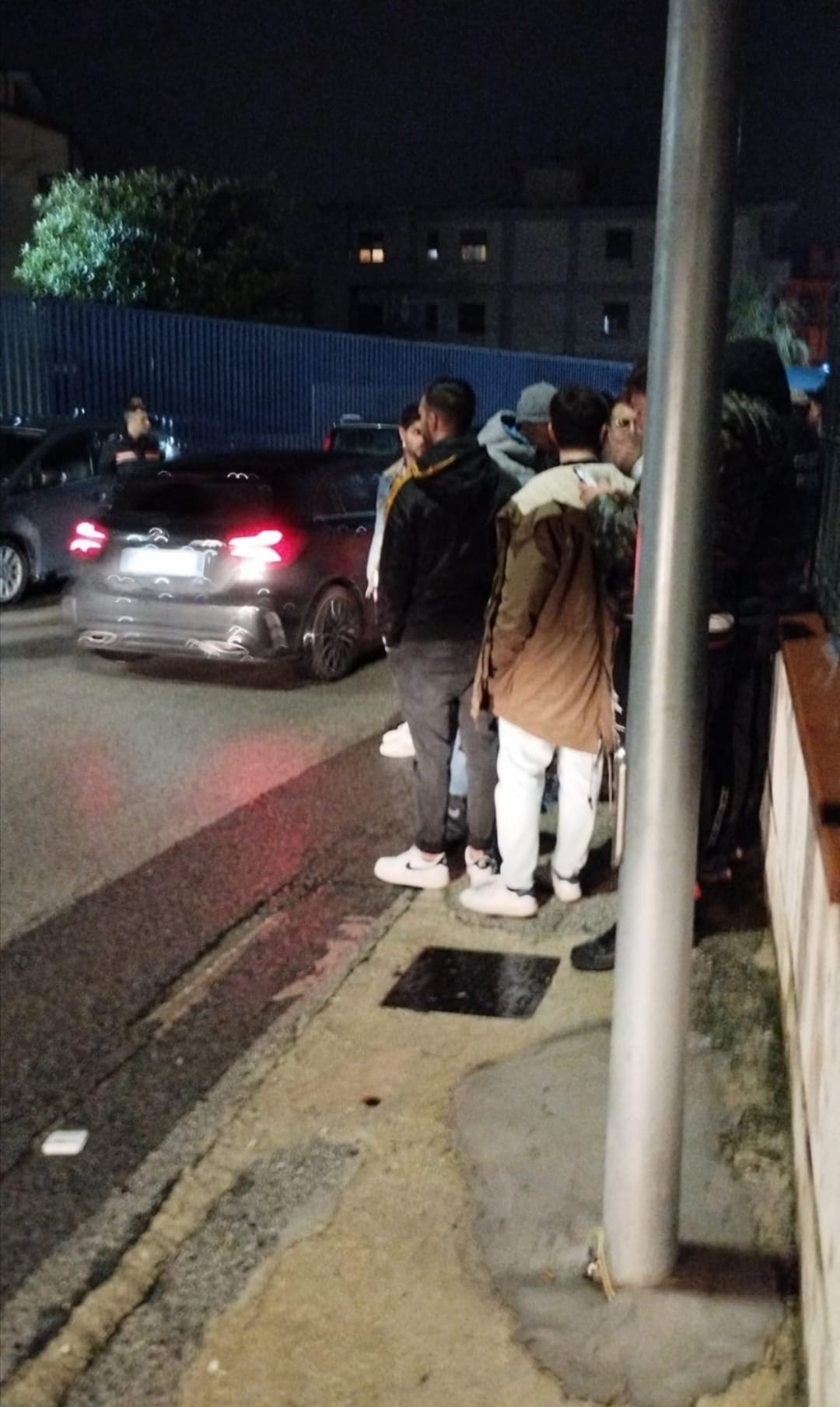 BAIANO. Alcuni ladri bloccati da dei proprietari rischiano il linciaggio, salvati dai Carabinieri. I Video BAIANO. Alcuni ladri bloccati da dei proprietari rischiano il linciaggio, salvati dai Carabinieri. I Video