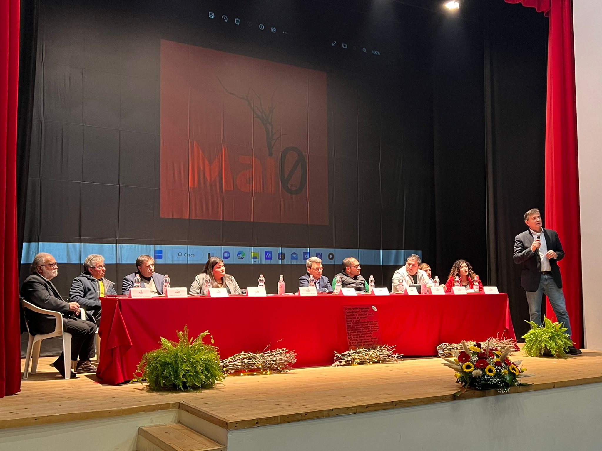 BAIANO. Maio anno zero, al teatro Colosseo sindaci e rappresentanti di alcun comuni irpini hanno raccontato la loro festa BAIANO. Maio anno zero, al teatro Colosseo sindaci e rappresentanti di alcun comuni irpini hanno raccontato la loro festa