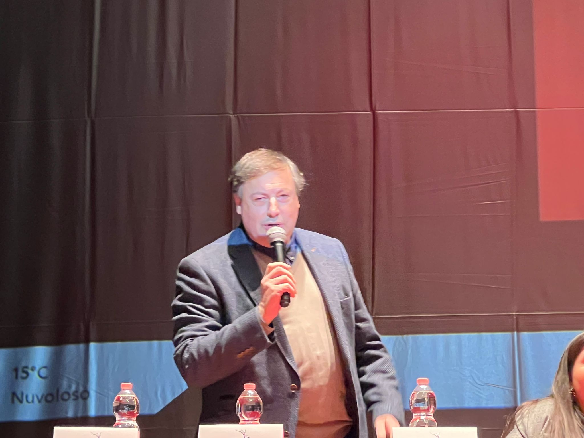 BAIANO. Maio anno zero, al teatro Colosseo sindaci e rappresentanti di alcun comuni irpini hanno raccontato la loro festa BAIANO. Maio anno zero, al teatro Colosseo sindaci e rappresentanti di alcun comuni irpini hanno raccontato la loro festa