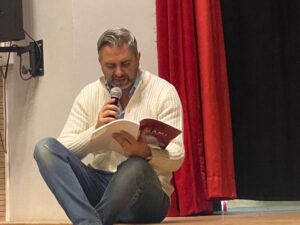 BAIANO. Come ritrovare il senso della calda umanità, senza spaesamenti. Legami di solidarietà nella Baiano di ieri. Aneddoti, storie e personaggi nel racconto di Antonio Vecchione