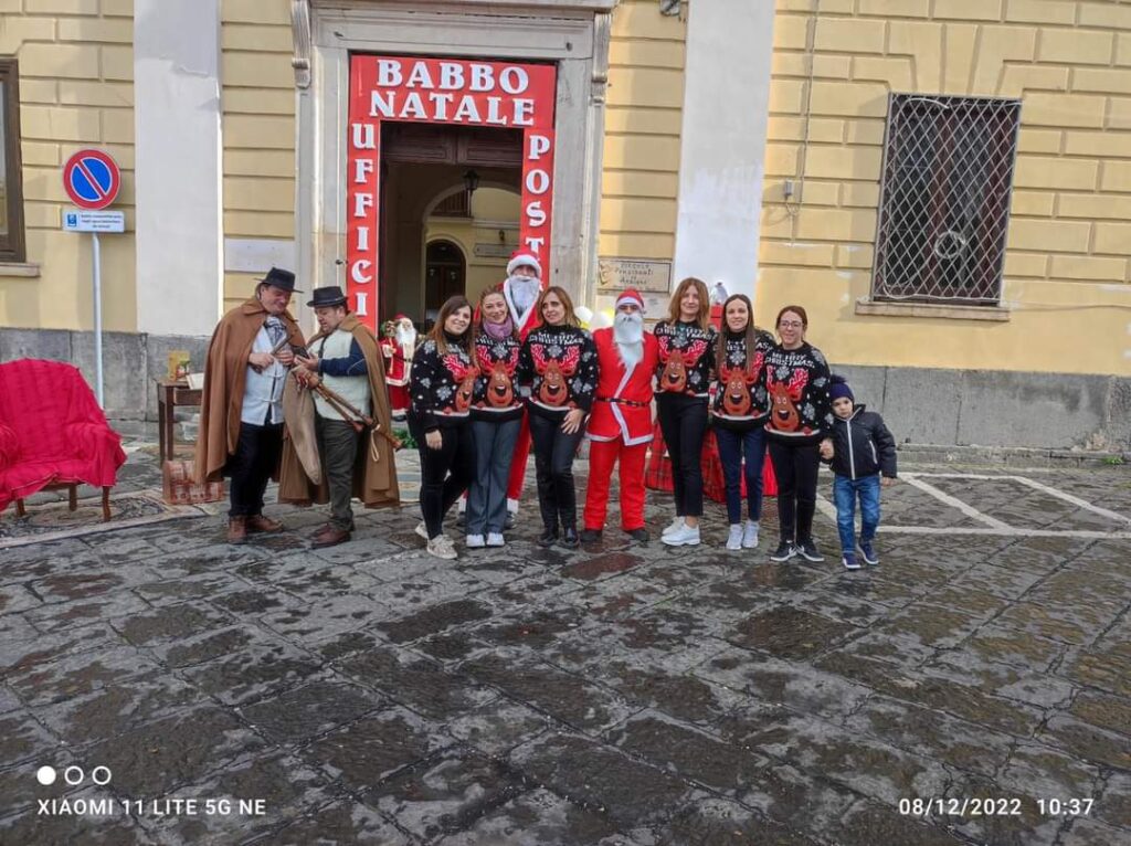 Mugnano del Cardinale Stamattina per lImmacolata tutti i bambini in piazza Mugnano del Cardinale Stamattina per lImmacolata tutti i bambini in piazza