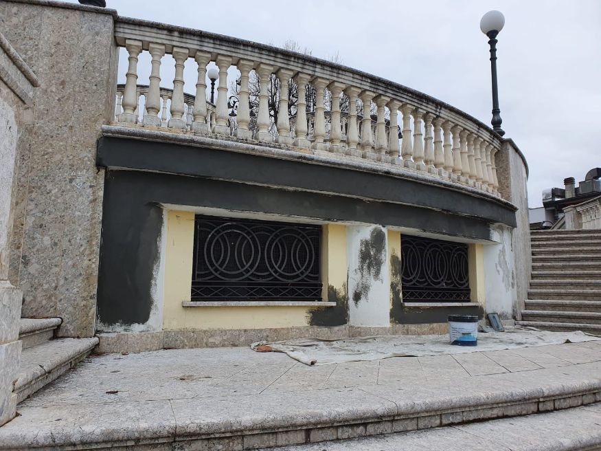 GROTTAMINARDA. In corso la riqualificazione della scalinata dei giardini De Curtis e dei bagni pubblici. GROTTAMINARDA. In corso la riqualificazione della scalinata dei giardini De Curtis e dei bagni pubblici.