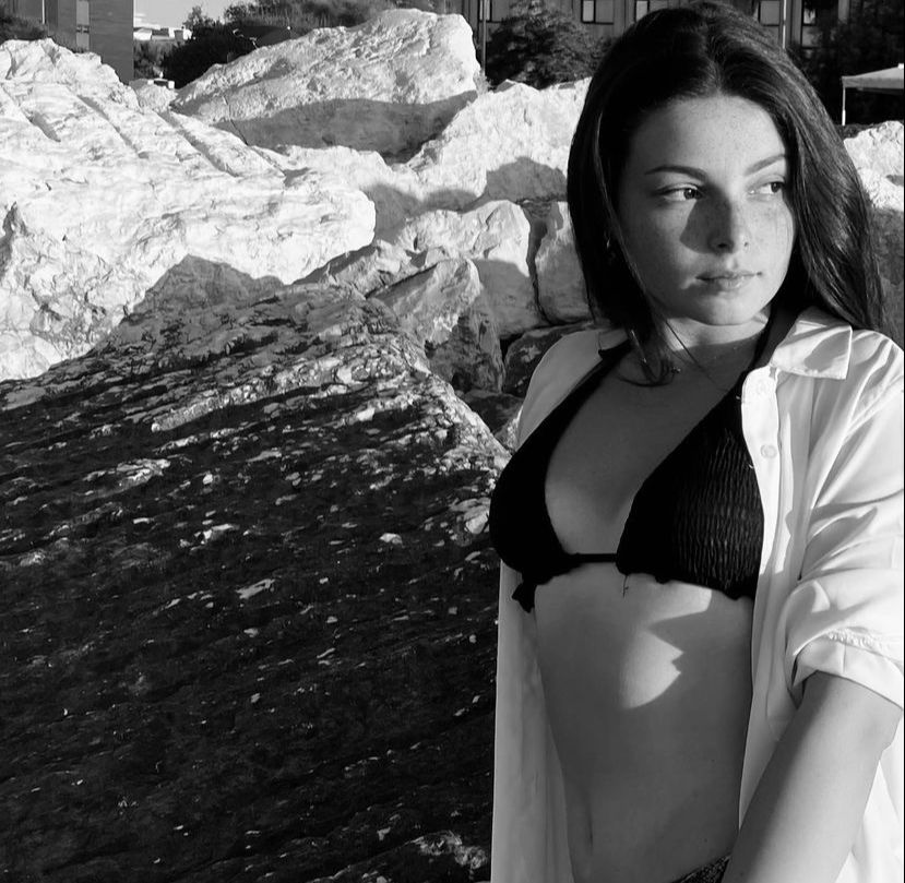 100 DI QUESTI GIORNI. Sperone, compie 18 anni Adele Mauro. Gli auguri 100 DI QUESTI GIORNI. Sperone, compie 18 anni Adele Mauro. Gli auguri