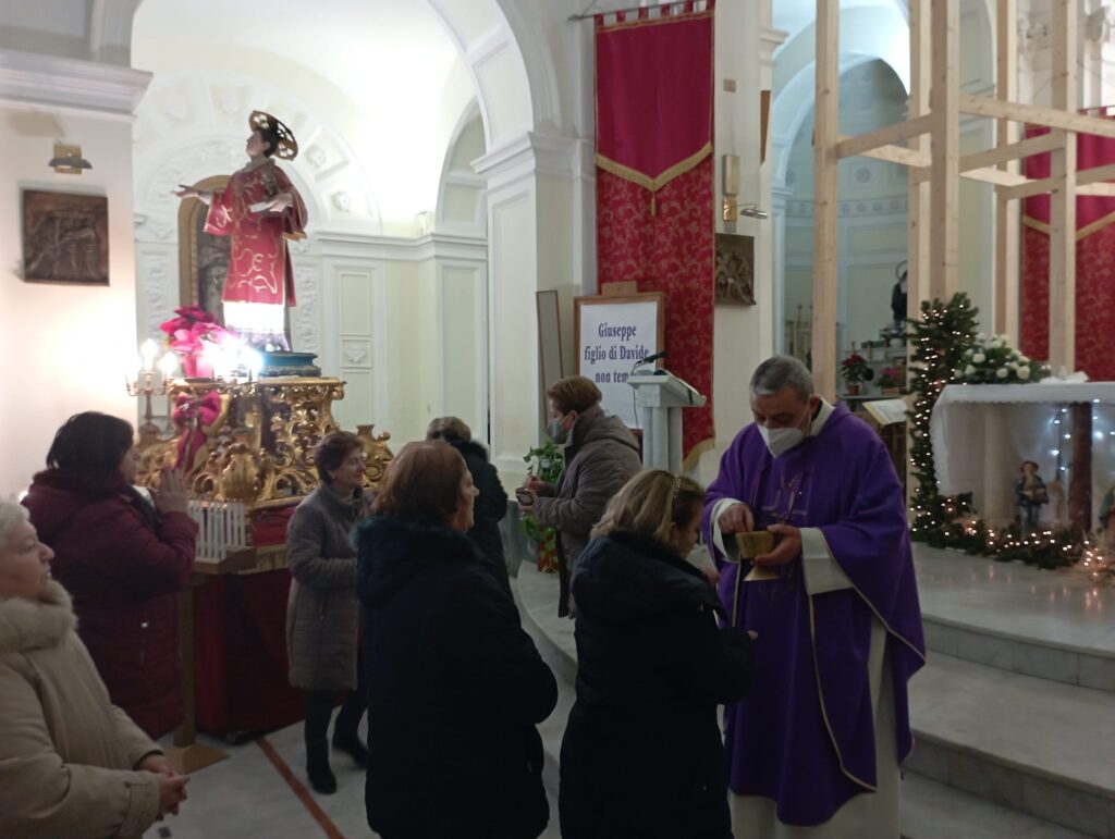 BAIANO.  le messe e notte, una testimonianza di Fede del popolo di Baiano.  Video e Foto