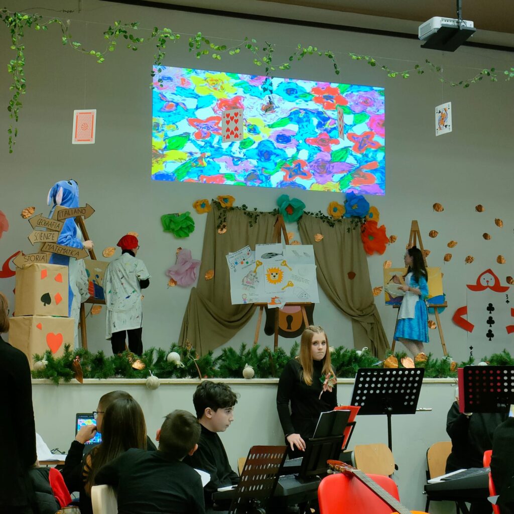 AllOpen Day dellIC San Tommaso Francesco Tedesco di Avellino. Gli alunni incantano la platea con una suggestiva rappresentazione teatrale.