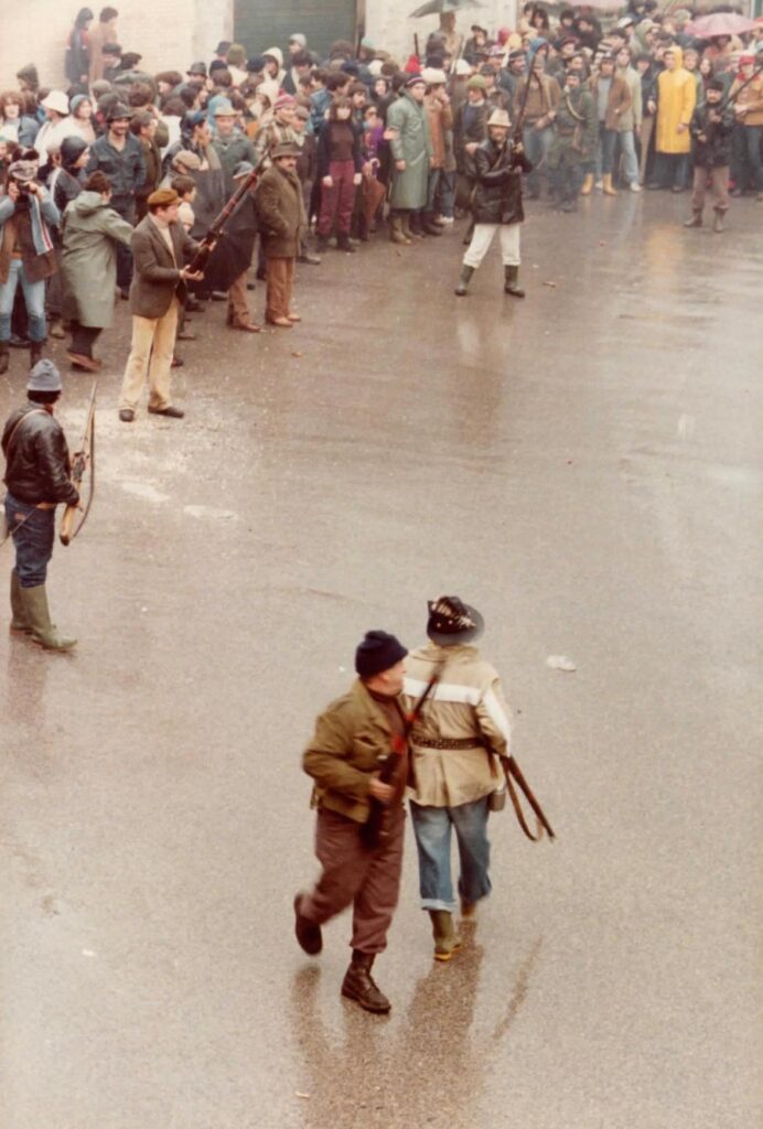 BAIANO. Quanno torna stu Natale Cu sti scoppie ‘e carabine. Seconda edizione del Raduno gruppi avancarica. Foto storiche BAIANO. Quanno torna stu Natale Cu sti scoppie ‘e carabine. Seconda edizione del Raduno gruppi avancarica. Foto storiche
