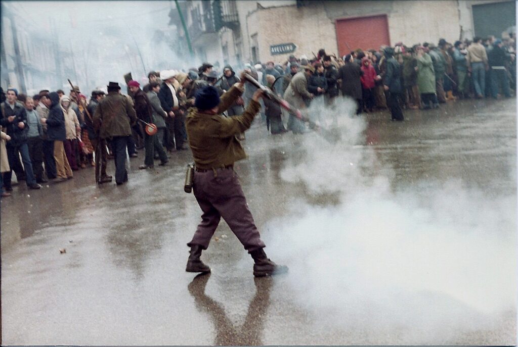 BAIANO. Quanno torna stu Natale Cu sti scoppie ‘e carabine. Seconda edizione del Raduno gruppi avancarica. Foto storiche BAIANO. Quanno torna stu Natale Cu sti scoppie ‘e carabine. Seconda edizione del Raduno gruppi avancarica. Foto storiche