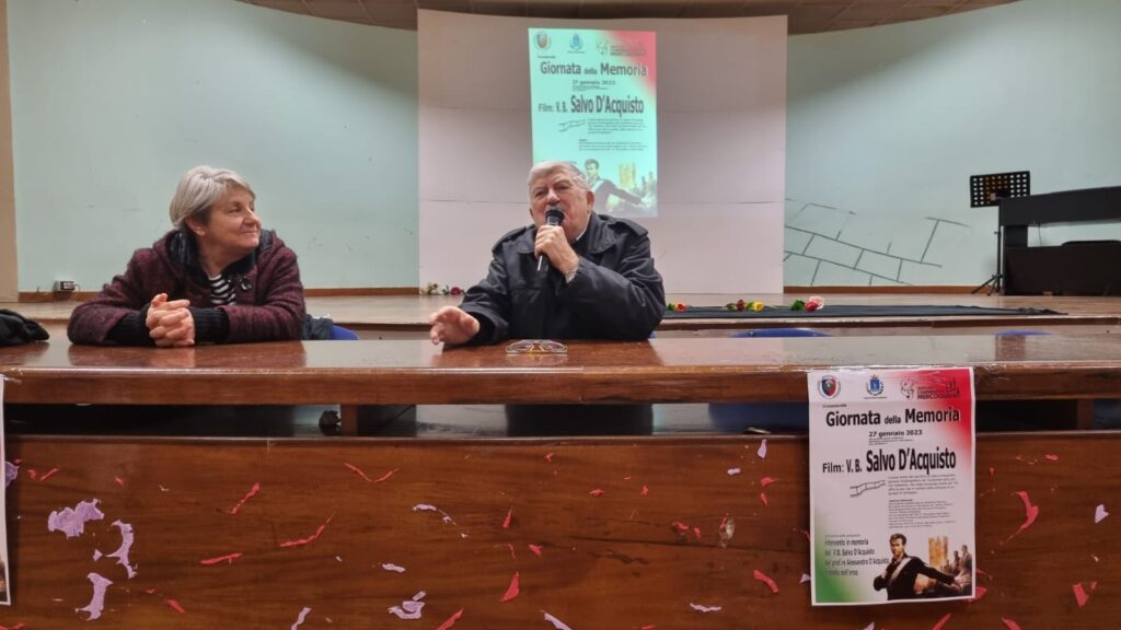 MERCOGLIANO. Si è celebrata la Giornata della Memoria allIstituto Comprensivo in onore di Salvo DAcquisto.FOTO