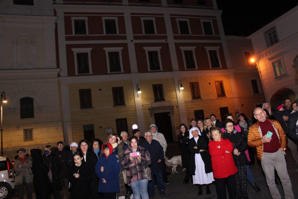 MUGNANO. Le foto più belle dell’inaugurazione della Panchina Letteraria